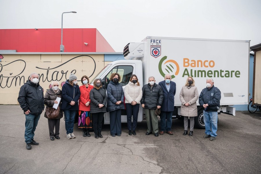 La Fondazione Apollinare e Cesira Veronesi dona un camion refrigerato al Banco Alimentare