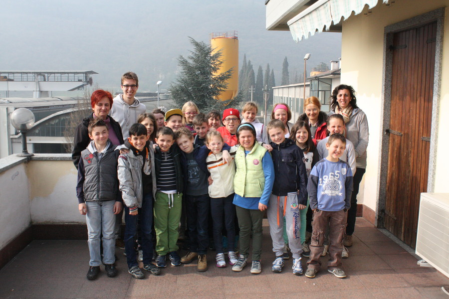 La scuola primaria di Erbezzo in visita alla Redazione