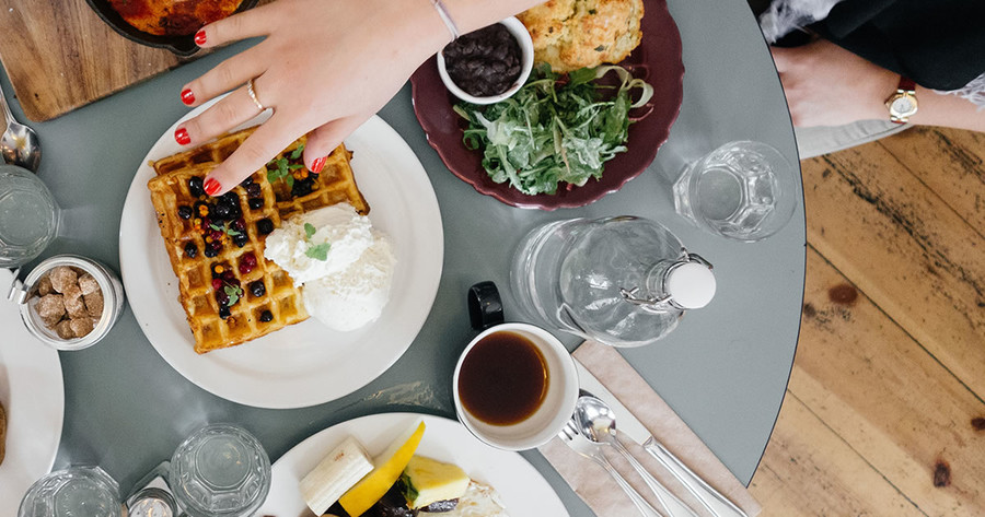 Waffles, per colazione: un'idea sana e golosa per cominciare la giornata col piede giusto!