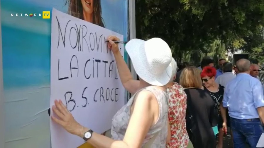 Protesta contro il filobus a Borgo Venezia: «Non rovinate la città»